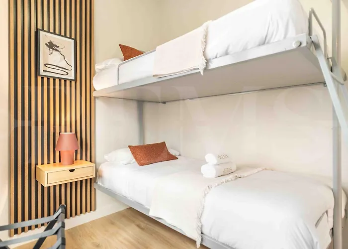 Spacious 3 Bedroom Apartment By Rems
