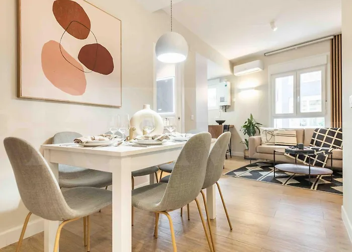 Spacious 3 Bedroom Apartment By Rems